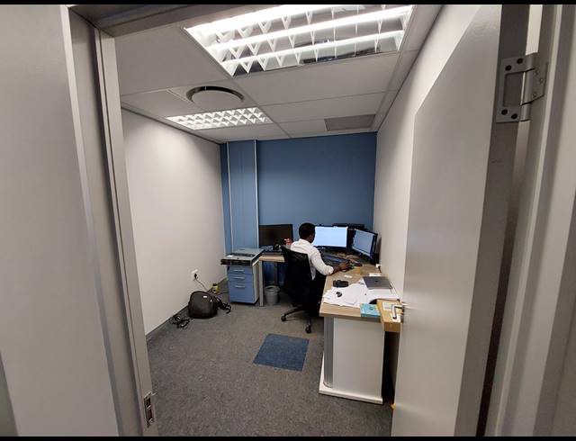 157M² OFFICE TO LET IN GREENSTONE HILL